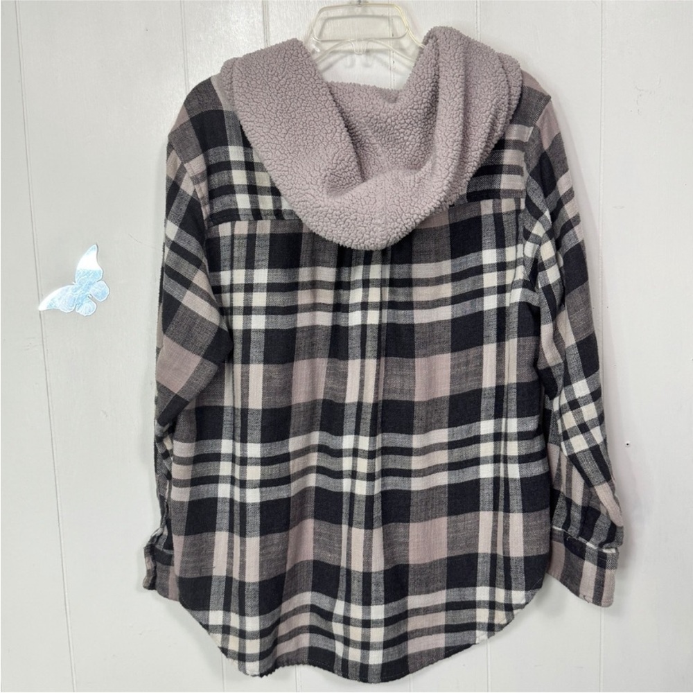 American Eagle shacket Hooded Button-Up - Picture 5 of 8